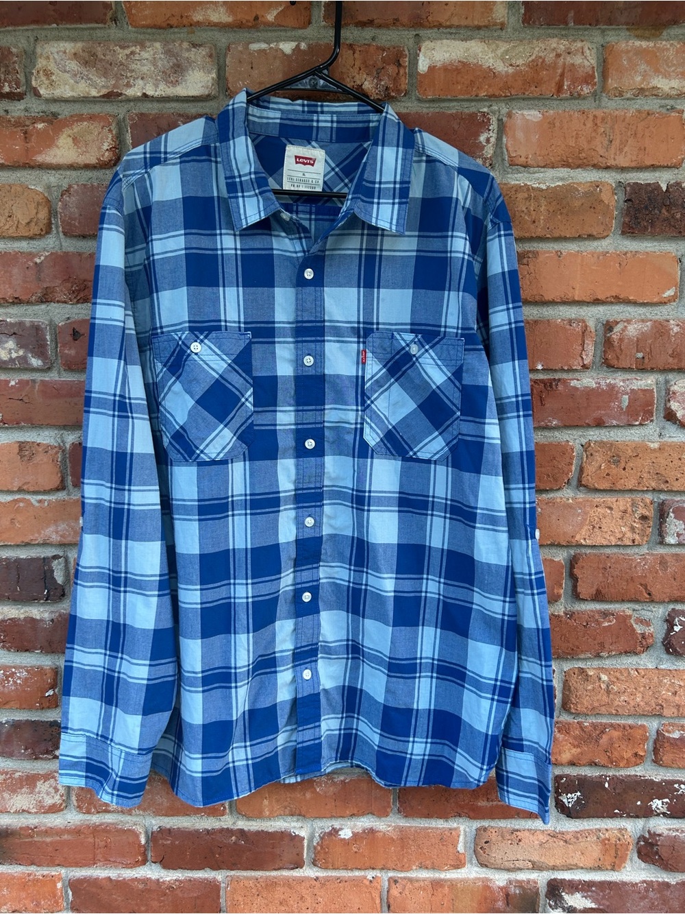 Levi's Men's Blue Plaid Button-Down Shirt XL Cotton Blend Collared Roll Tab